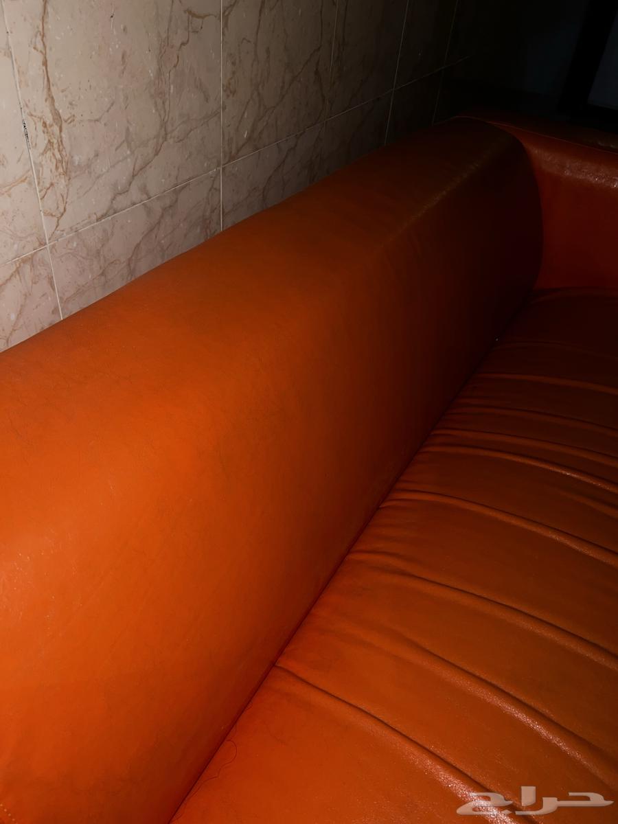 اثاث   كنب وسرير و2 مرتبه بحالة ممتازة64619542693634112