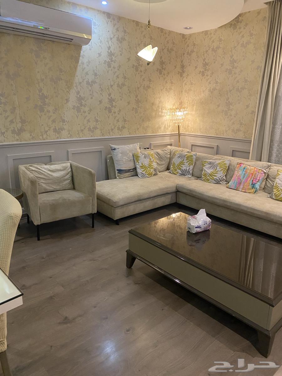 كنب مستعمل للبيع بحاله جيده بسعر ممتاز للتواصل واتس أب فقط64621317633794111