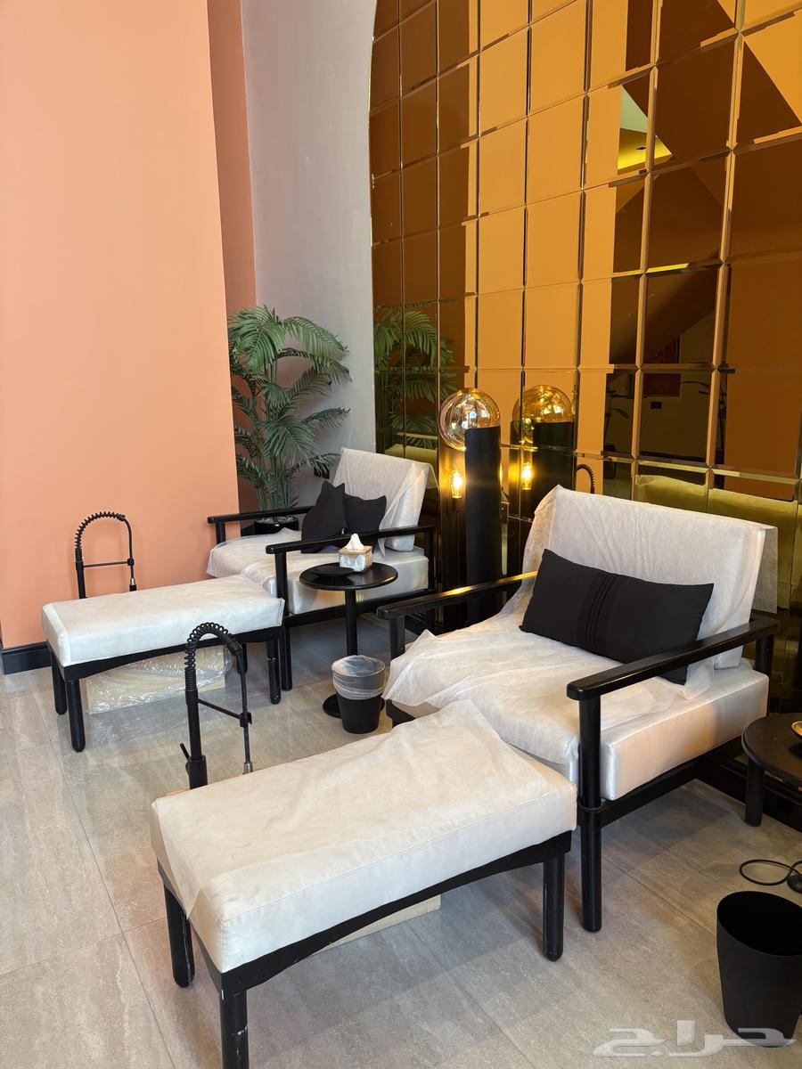 اثاث وأدوات صالون للبيع بنصف السعر64621479773698110