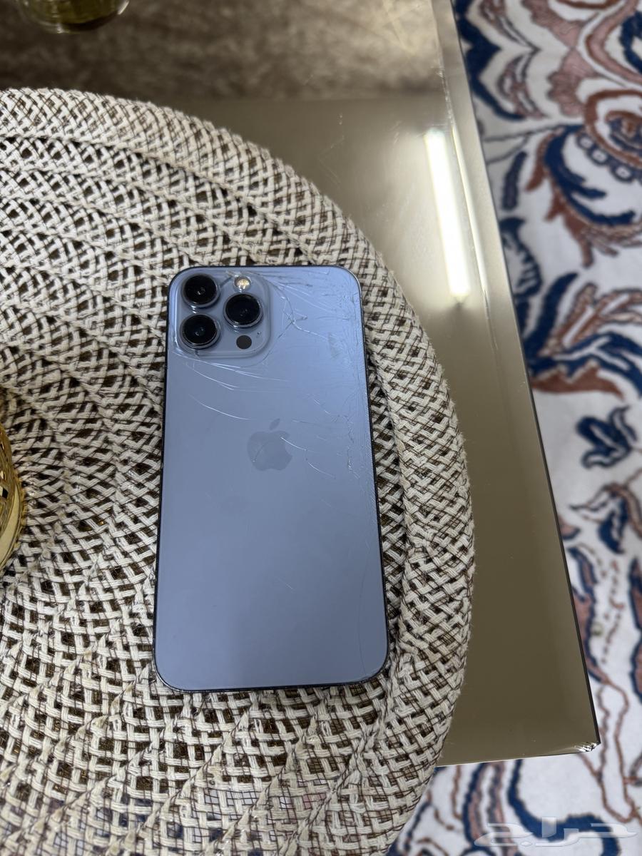 ايفون13بروكس نضيف كل شي تمام في كسر خلفي وبيت الشاحن خربان64617851431299110