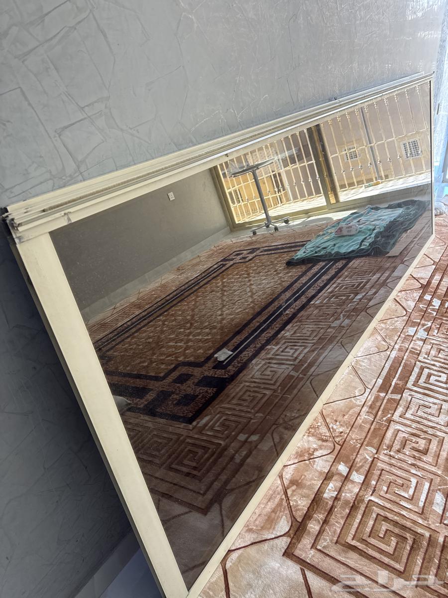 Window with dimensions of 3 meters in length and 1 meter in width64620543073923111