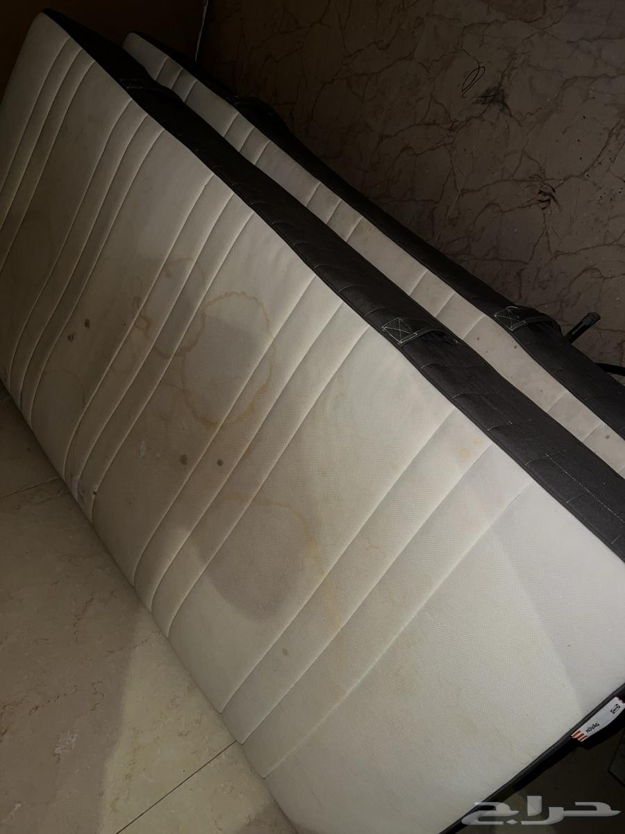 اثاث   كنب وسرير و2 مرتبه بحالة ممتازة64619542693634113
