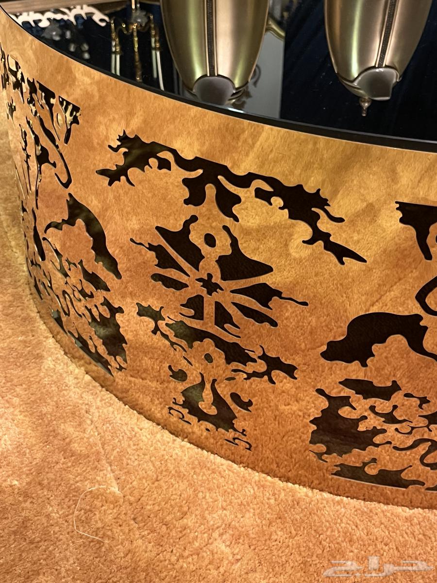 4 Small and 2 Large Golden Tables64624095052931112