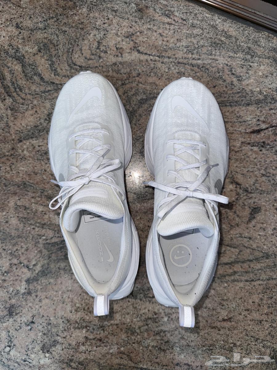 Invincible Run 3 Sneakers, Size 45.5 (Original)64622562815747112