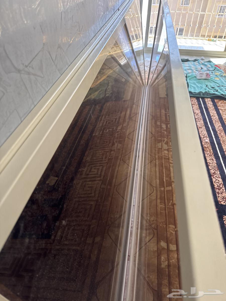 Window with dimensions of 3 meters in length and 1 meter in width64620543073923112