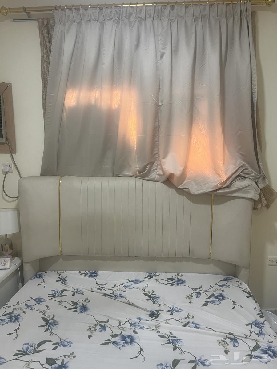 للبيع سرير نفرين مع التسريحه والكمدينو64623586982275110