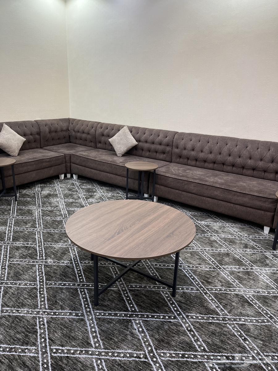 كنب بطاولاته للبيع64617200655233112