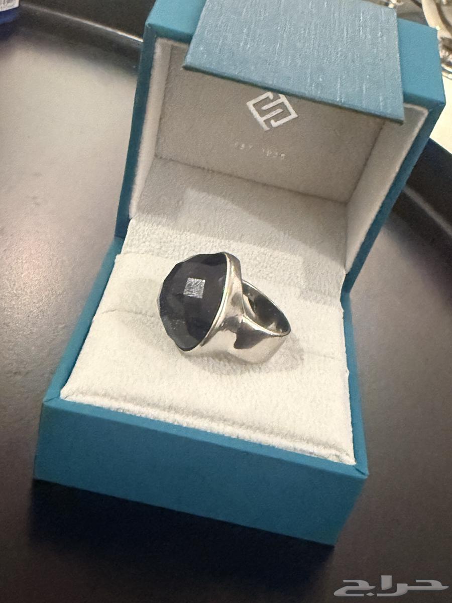 خاتم نسائي فاخر يلفت الأنظار شكله مرتب ومميز للبيع64619355210113112