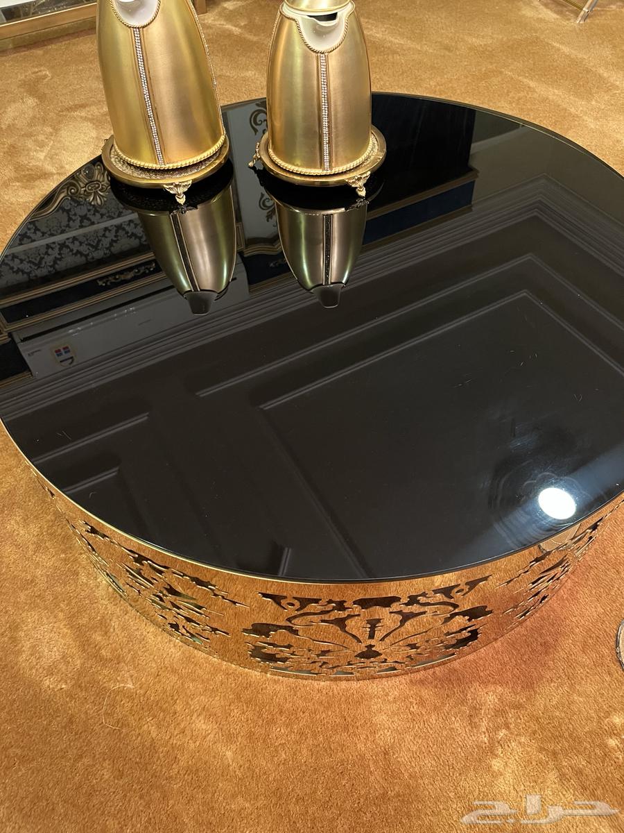 4 Small and 2 Large Golden Tables64624095052931111