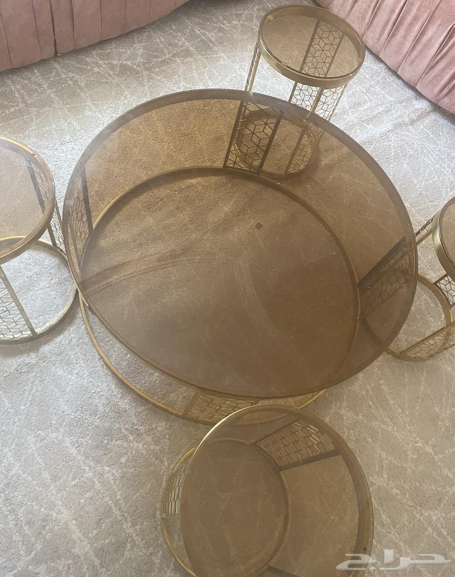 طقم طاوله زجاج للبيع لا يوجد فيها اي عيوب ابدا64620543083649111