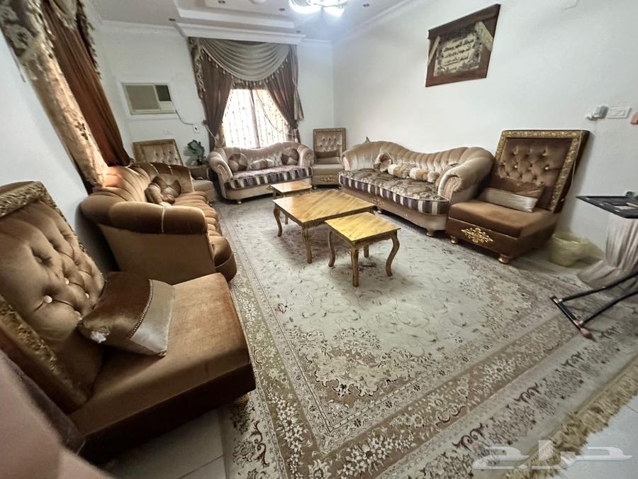 اثاث منزلي كنب و غرفة نوم و طاولة طعام للبيع64621292470147110