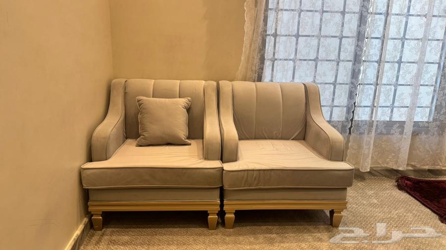 للبيع كنب مفرد عدد 264621542609155110