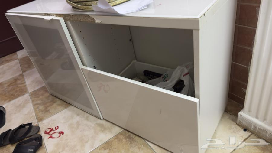 Bedroom and Two TV Tables64622961902849110