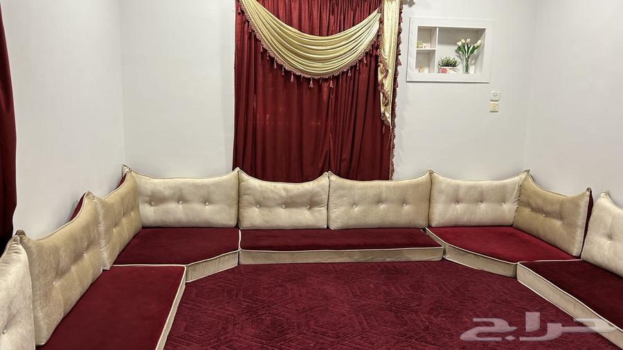 Ground-floor apartment with curtains64625870538114114