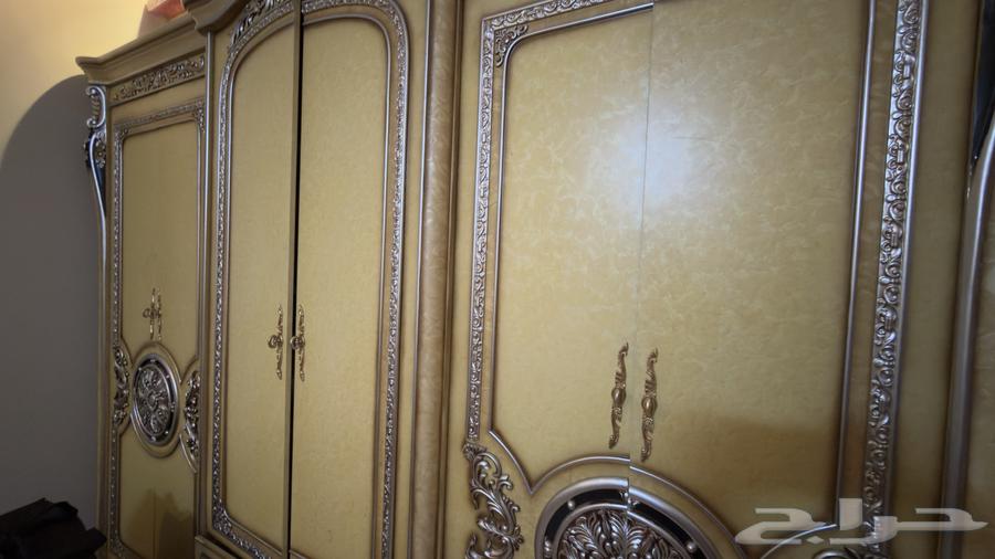 Bedroom and Two TV Tables64622961902849112