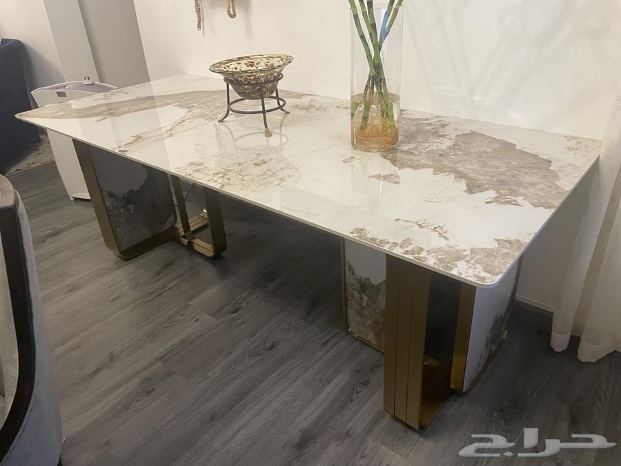 طاوله طعام رخام مترين في تسعين و الطاولة جدا نضيفة64625858329218112