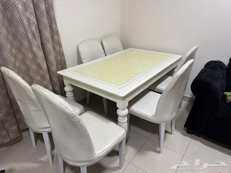 طاولة طعام للبيع64616542095619111