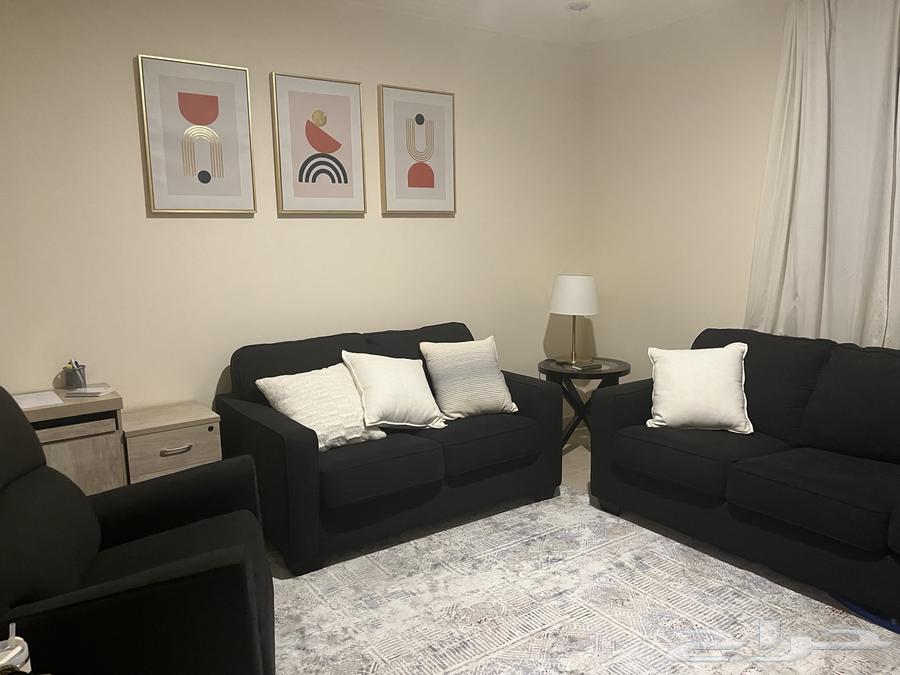 طقم جلوس صالون شبه جديد من آشلي64619067521538110