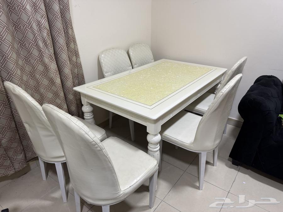 طاولة طعام للبيع64616542095619112