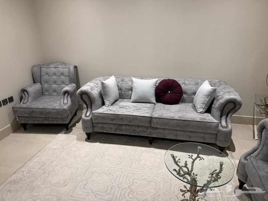 كنب استعمال خفيف جدا يعتبر جديد للبيع64616678275073112