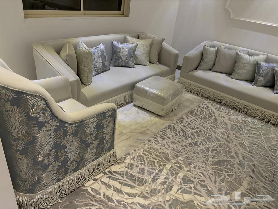 كنب جديد ثلاث مع واحد كرسي مع حبتين بفه64624707862403110