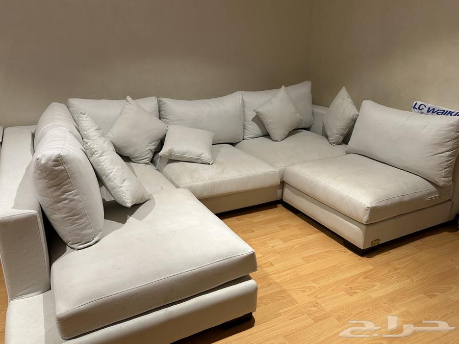 كنب ابيض حرف L جديد استخدام سنه نضيف 5 مقاعد مريحه و وسيعه64616715935617111