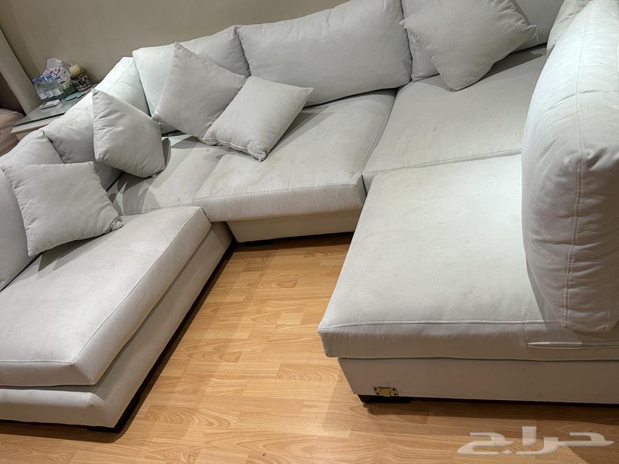 كنب ابيض حرف L جديد استخدام سنه نضيف 5 مقاعد مريحه و وسيعه64616715935617114