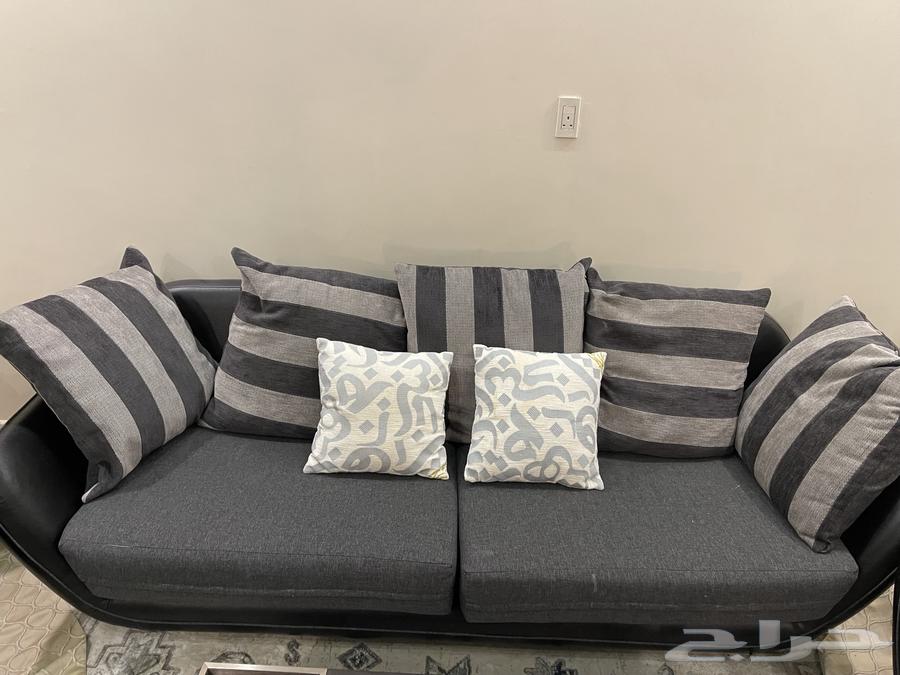 طقمين كنب للبيع مع الطاولات64622587638273113