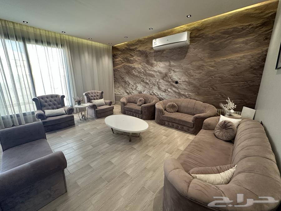 11-Person Sofa64620817541634110