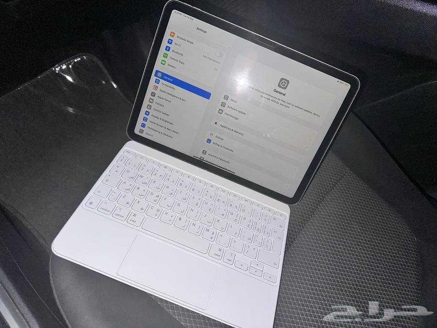 ipad M3 with Magic Keyboard Brand New Condition64622016903426113