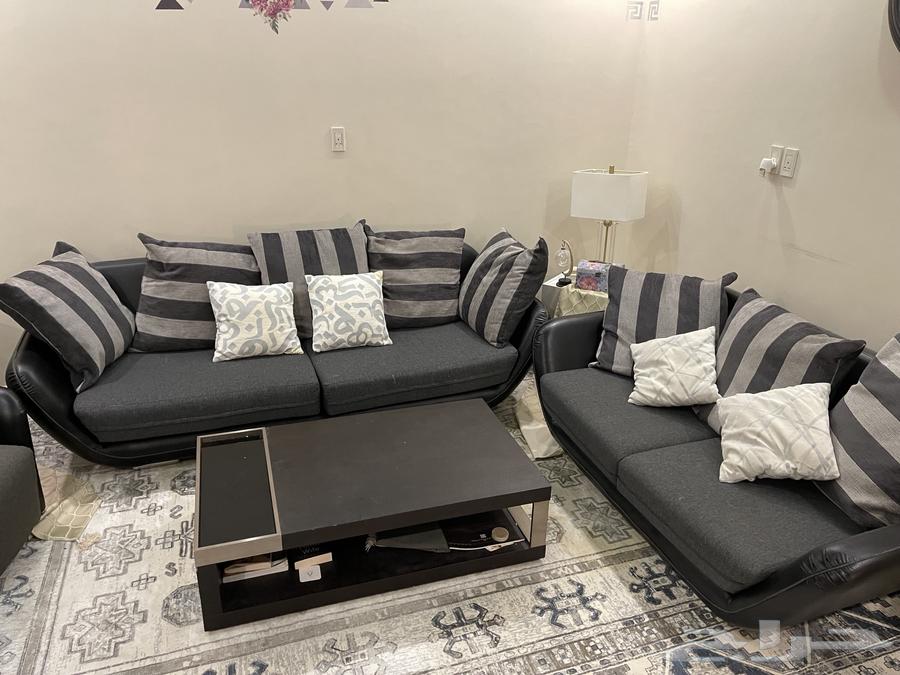 طقمين كنب للبيع مع الطاولات64622587638273110