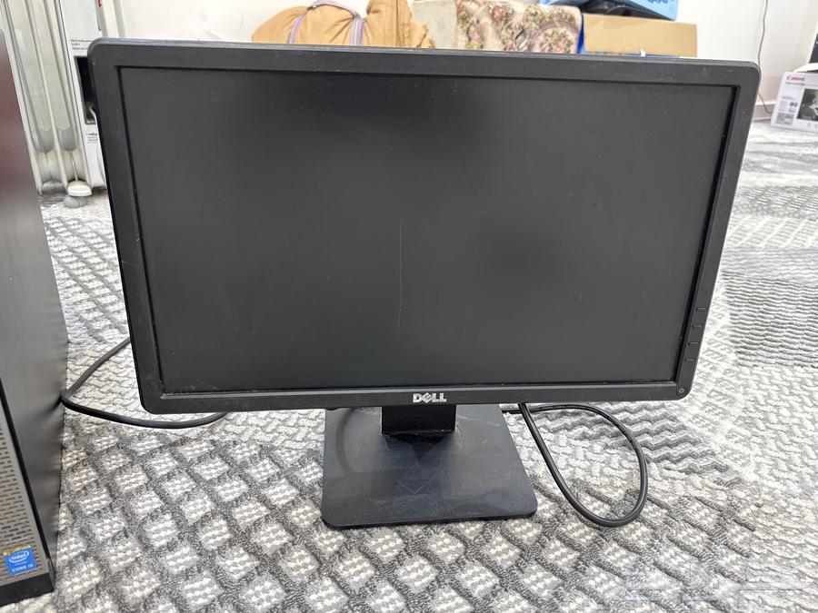 كمبيوتر للبيع معالج i5 مع الشاشة64624376646402111