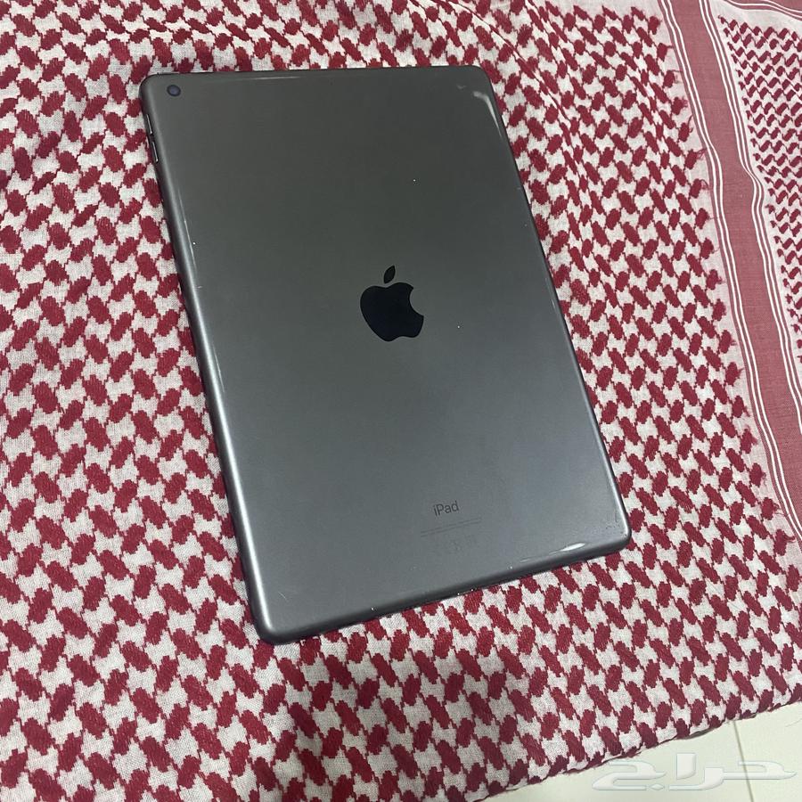 ايباد الجيل الثامن ب540ريال64624683388417110