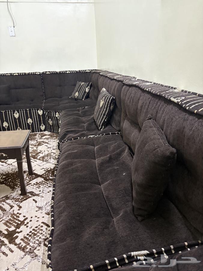 كنب والفرشه والطولات للبيع64624487126403110