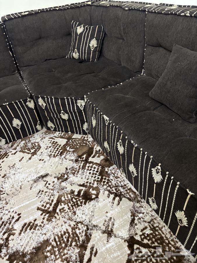 كنب والفرشه والطولات للبيع64624487126403114