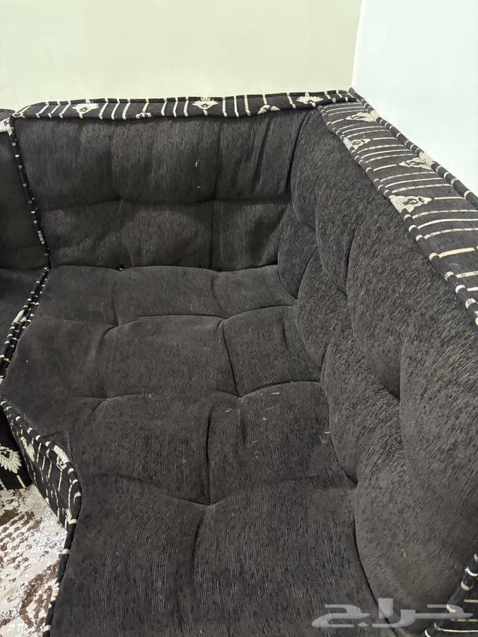 كنب والفرشه والطولات للبيع64624487126403111