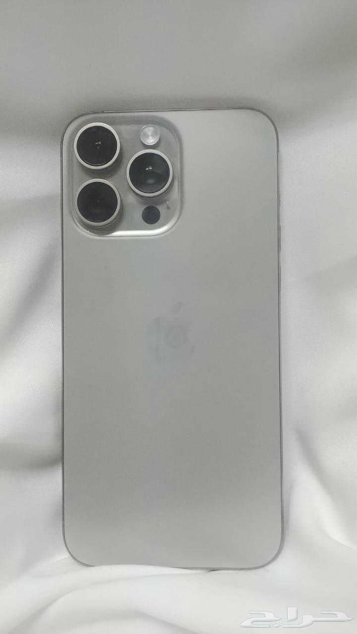 iPhone 15 Pro Max with Replacement Screen64617150542978111