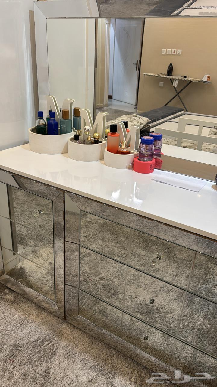 Bedroom for Sale in Al-Shara'i' with Double Bed and Single Child's Bed64618514465666112