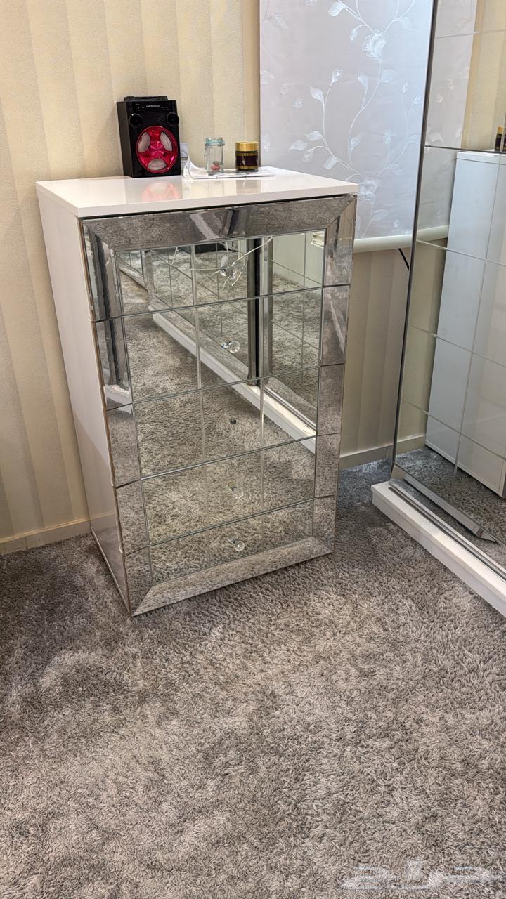 Bedroom for Sale in Al-Shara'i' with Double Bed and Single Child's Bed64618514465666113