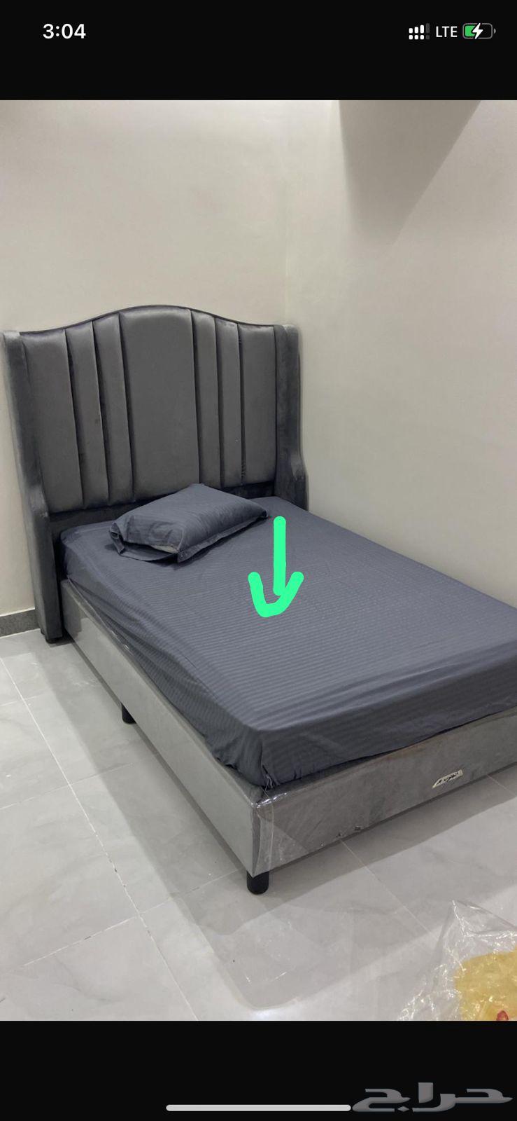 سرير مستعمل فيه كسر بسيط بالمنتصف64621104934146110