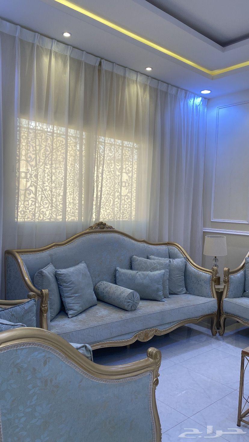 كنب كلاسيكي نظيف64620442269058113