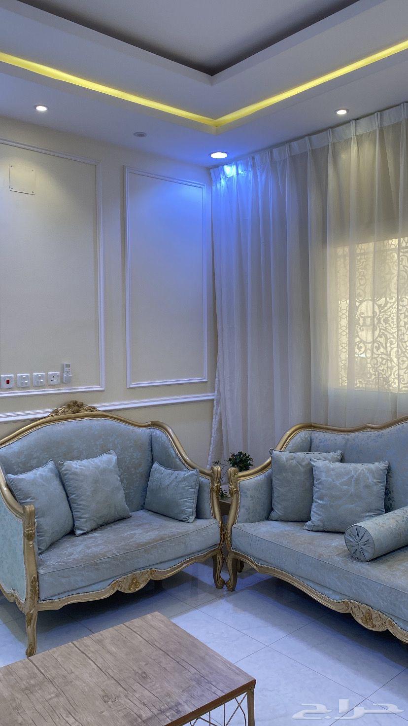 كنب كلاسيكي نظيف64620442269058111