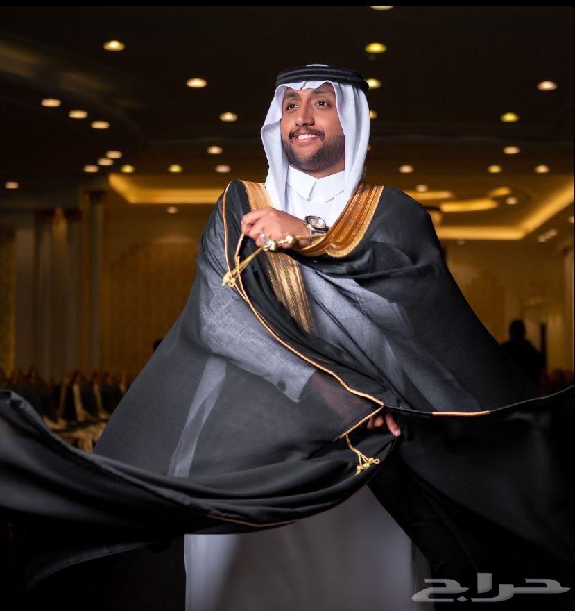 مصور كل شيء ولأي شيء64160224493698110