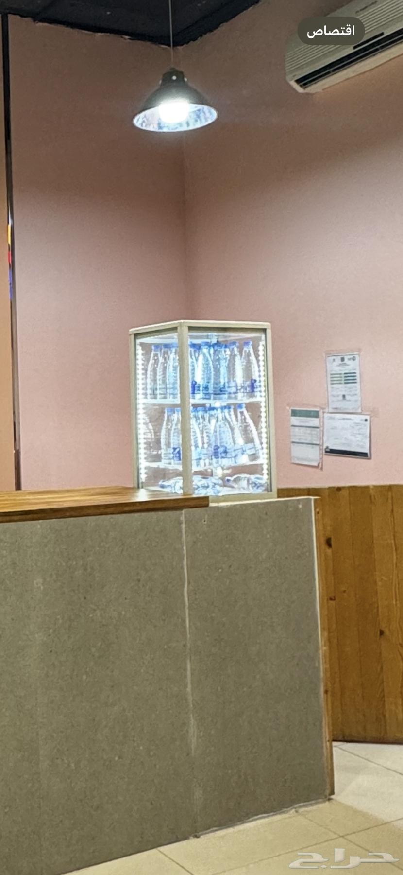 Refrigerated Display Cabinet, Ice Maker, and Orange Juice Machine64620642895747113