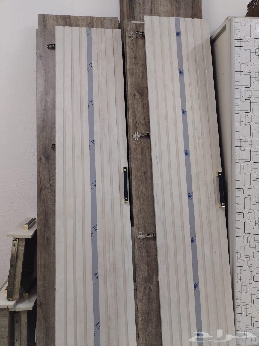 غرف نوم وطقمين جلوس شبه جديده64622103833987113