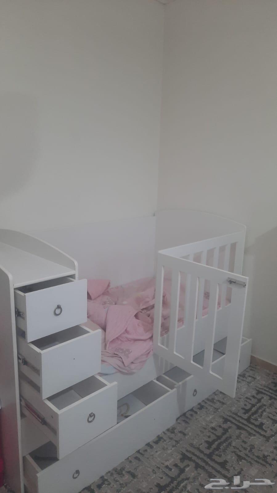 سرير اطفال للبيع64616802799490110
