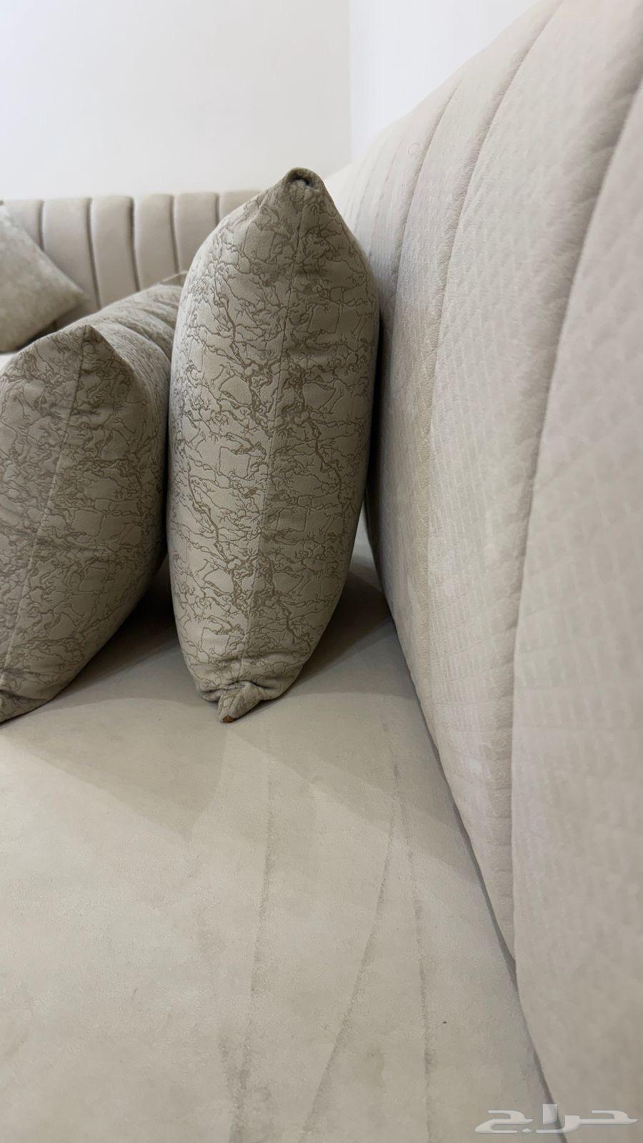 كنب للبيع مقاس 4 في 564623036190339111