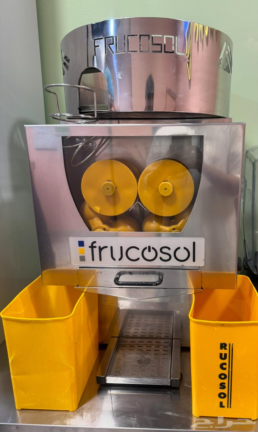 Refrigerated Display Cabinet, Ice Maker, and Orange Juice Machine64620642895747112