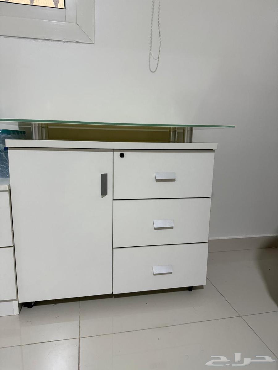 للبيع مكتبة كاملة شبه جديدة64622339353731111