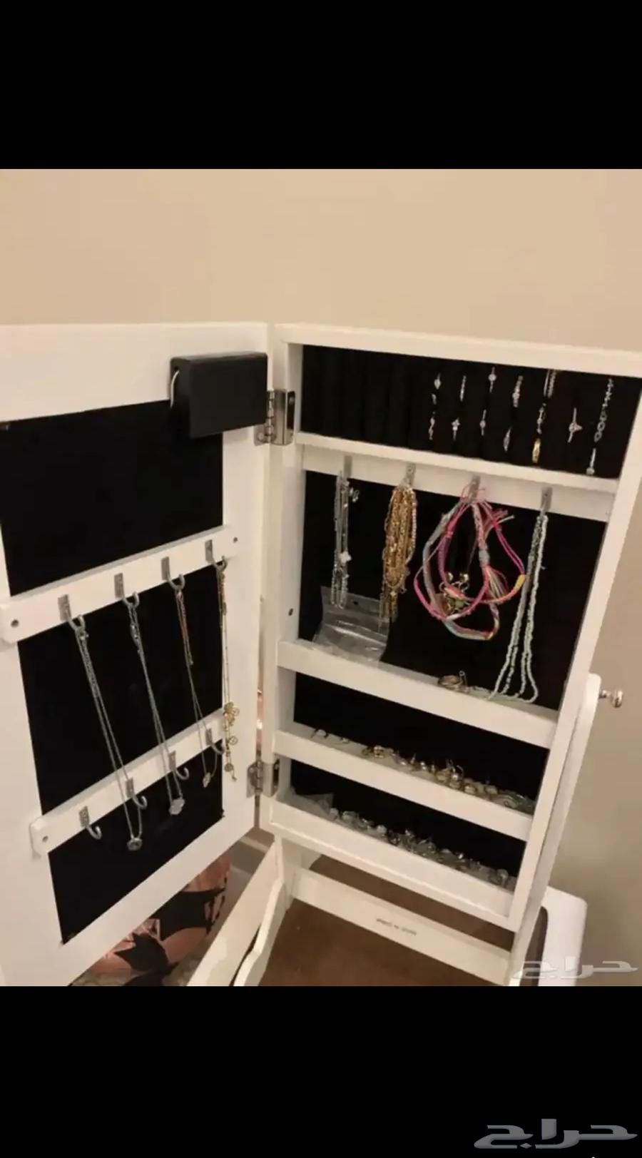 مرايه حجم وسط جميله ونظيفه وجديده مافيها ولا خدشه64620217668225112